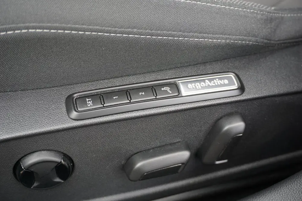 Volkswagen Golf 1.5 eTSI Style | PANO | ACC uit 2020, foto 15