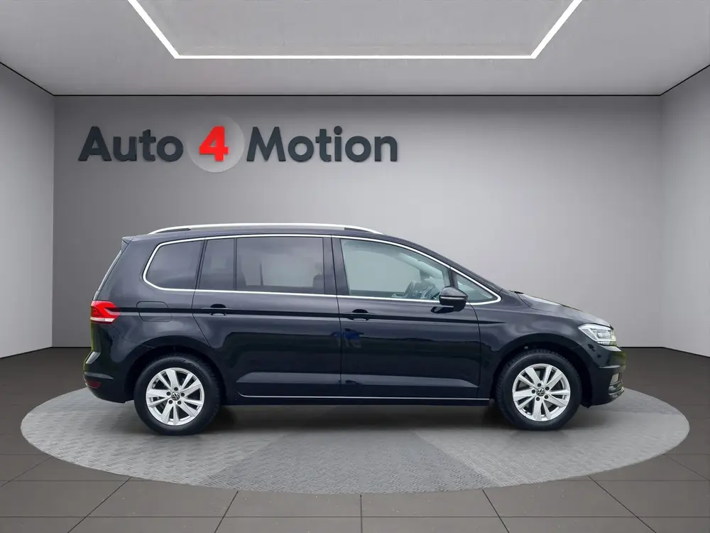 Volkswagen Touran 1.5TSI HIGHLINE 7p. MET ECC NAVIG PANO AND uit 2021, foto 4