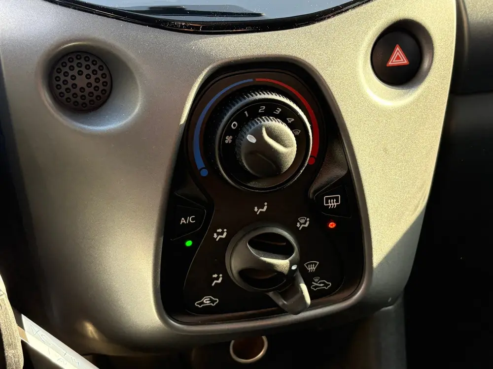 Toyota Aygo 1.0 VVT-i x-play uit 2019, foto 18