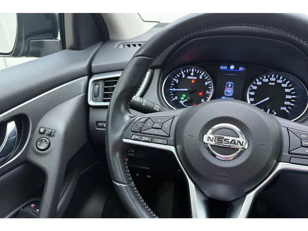 Nissan Qashqai 1.3 DIG-T N-Connecta | Trekhaak | Panoramadak uit 2019, foto 17