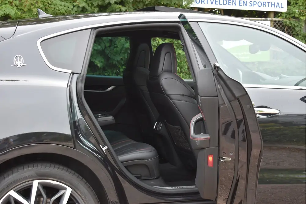 Maserati Levante 3.0 V6 AWD GranSport 350 pk Driver Ass.Pack uit 2019, foto 13