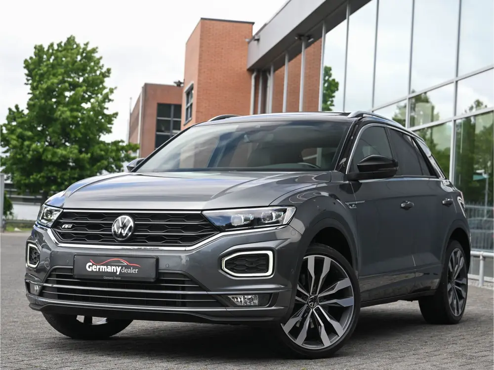 Volkswagen T-Roc 1.5TSI 150pk R-Line Pano Trekh LED 19-Inch uit 2020