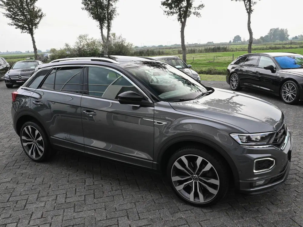 Volkswagen T-Roc 1.5TSI 150pk R-Line Pano Trekh LED 19-Inch uit 2020, foto 18