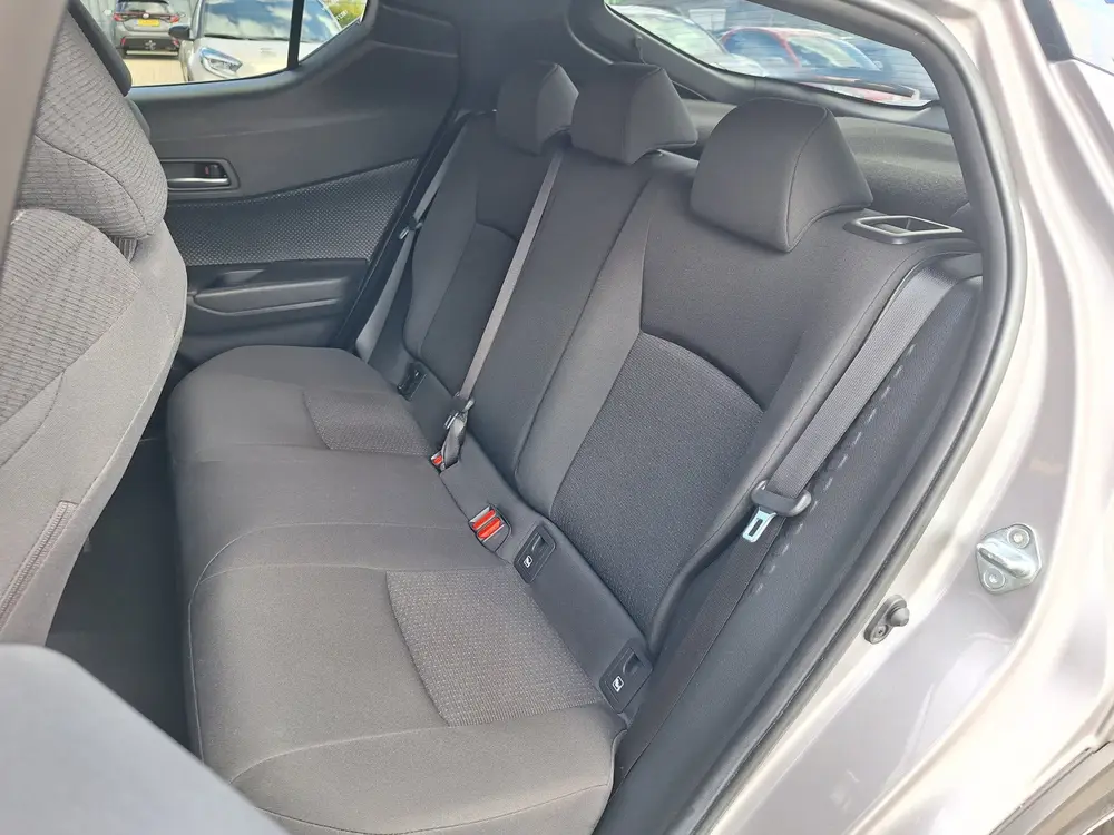 Toyota C-Hr 1.8 Hybrid Bi-Tone (bj 2019, automaat) uit 2019, foto 15