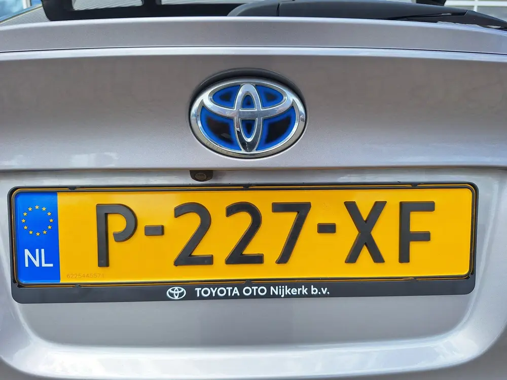 Toyota C-Hr 1.8 Hybrid Bi-Tone (bj 2019, automaat) uit 2019, foto 9