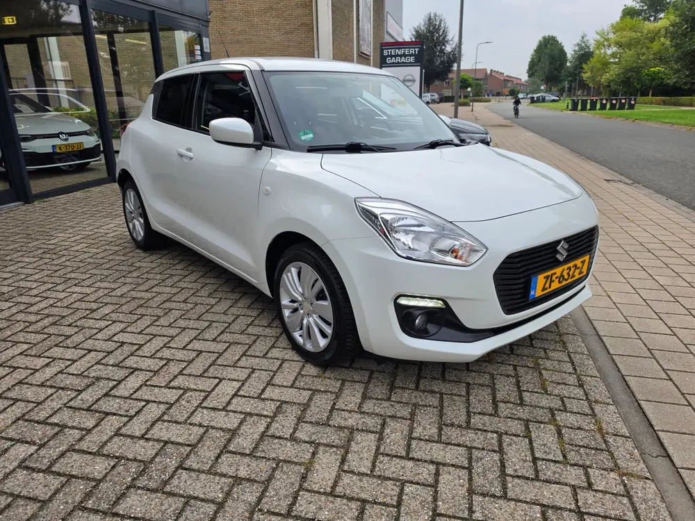 Suzuki Swift 1.2 Select uit 2019, foto 3