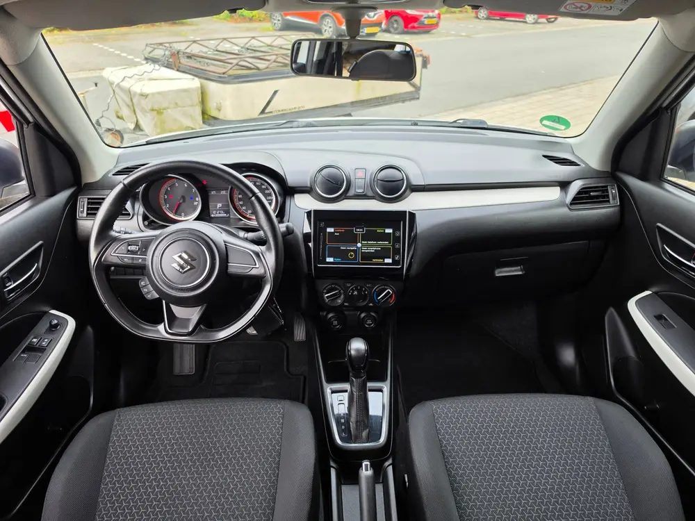 Suzuki Swift 1.2 Select uit 2019, foto 9