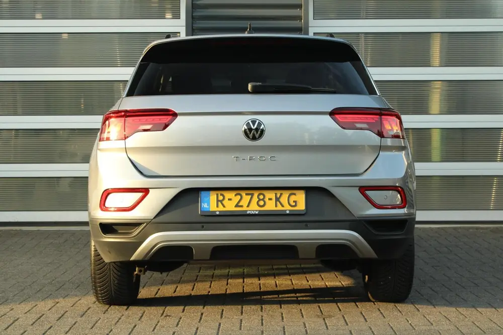 Volkswagen T-Roc 1.0 TSI 110pk Life 75 Edition | Allseason B uit 2022, foto 11