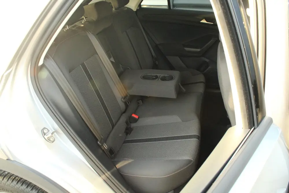 Volkswagen T-Roc 1.0 TSI 110pk Life 75 Edition | Allseason B uit 2022, foto 17