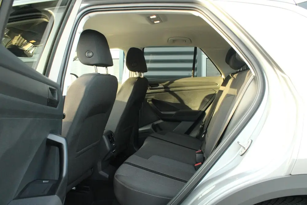 Volkswagen T-Roc 1.0 TSI 110pk Life 75 Edition | Allseason B uit 2022, foto 19