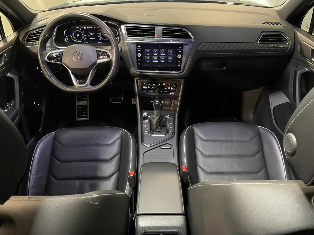 Volkswagen Tiguan 1.4 TSI eHybrid R-Line Business+ FABRIEKSG uit 2023, foto 3