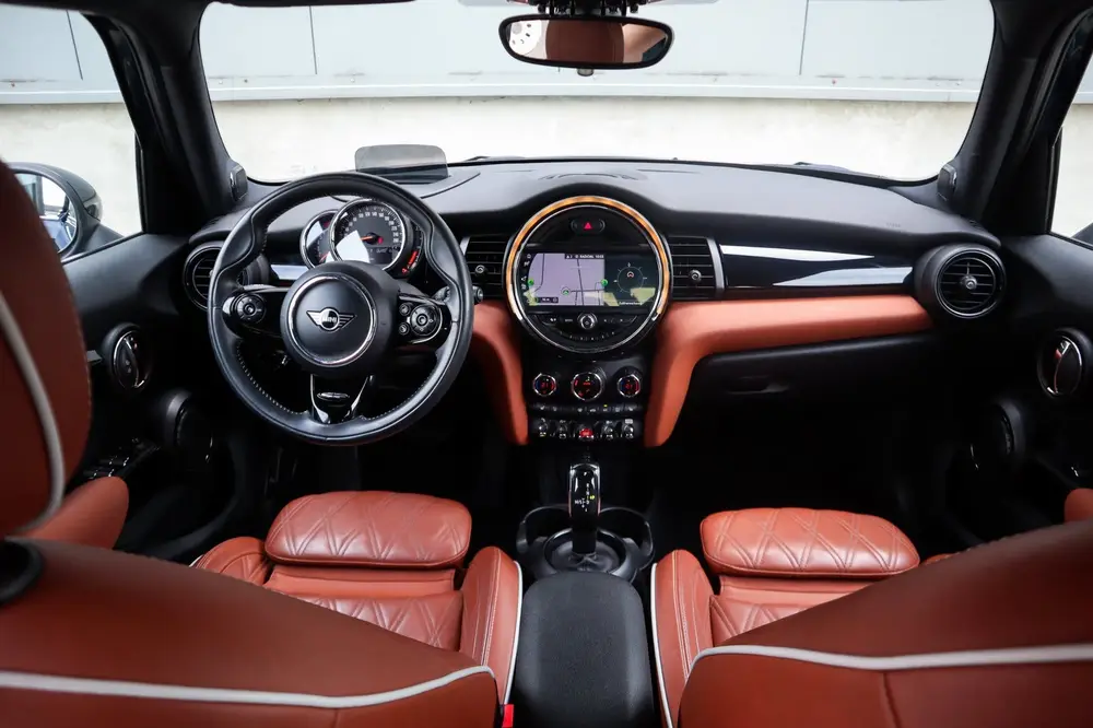 Mini 5-Deurs 1.5 Automaat | Leder | Xenon| H&K | Head uit 2019, foto 2