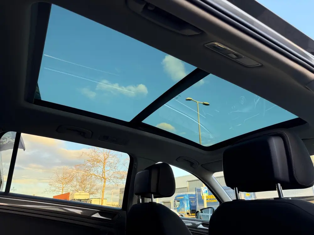 Volkswagen Tiguan Allspace 2.0 TSI 4Motion 220PK R-Line 7p. uit 2020, foto 3
