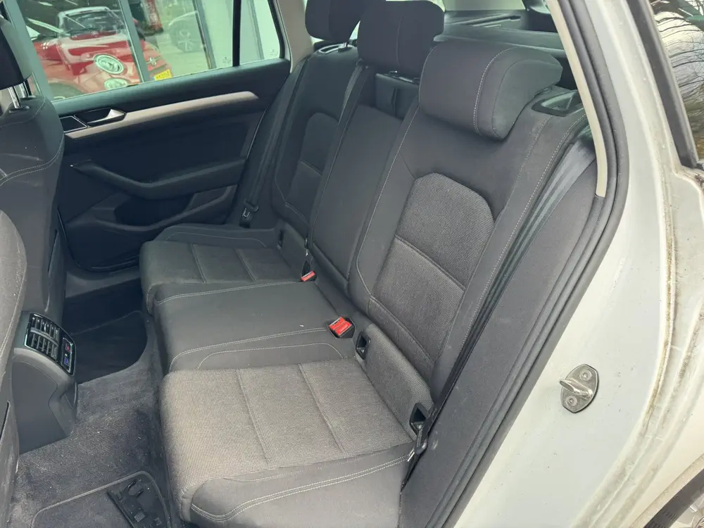 Volkswagen Passat Variant 1.6 TDI Highline*ACC*Navi*Camera*E uit 2019, foto 11