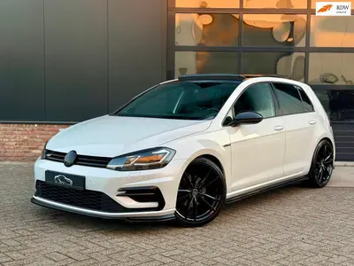 Volkswagen Golf 1.5 TSI Highline R-Line 150pk Pano/Virtual/K uit 2019