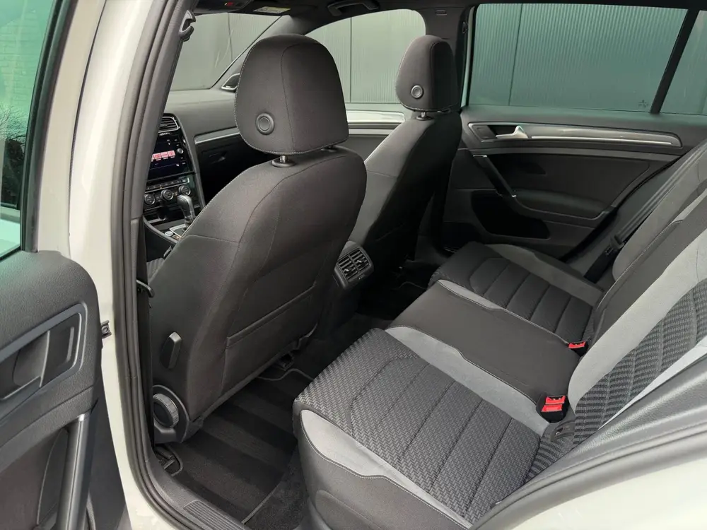 Volkswagen Golf 1.5 TSI Highline R-Line 150pk Pano/Virtual/K uit 2019, foto 16