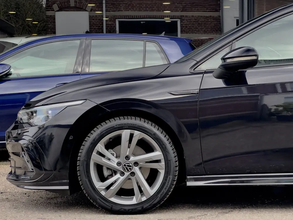 Volkswagen Golf 1.5 eTSI AUT7 R-LINE+ SPORT-INT NAVI CAMERA uit 2022, foto 11