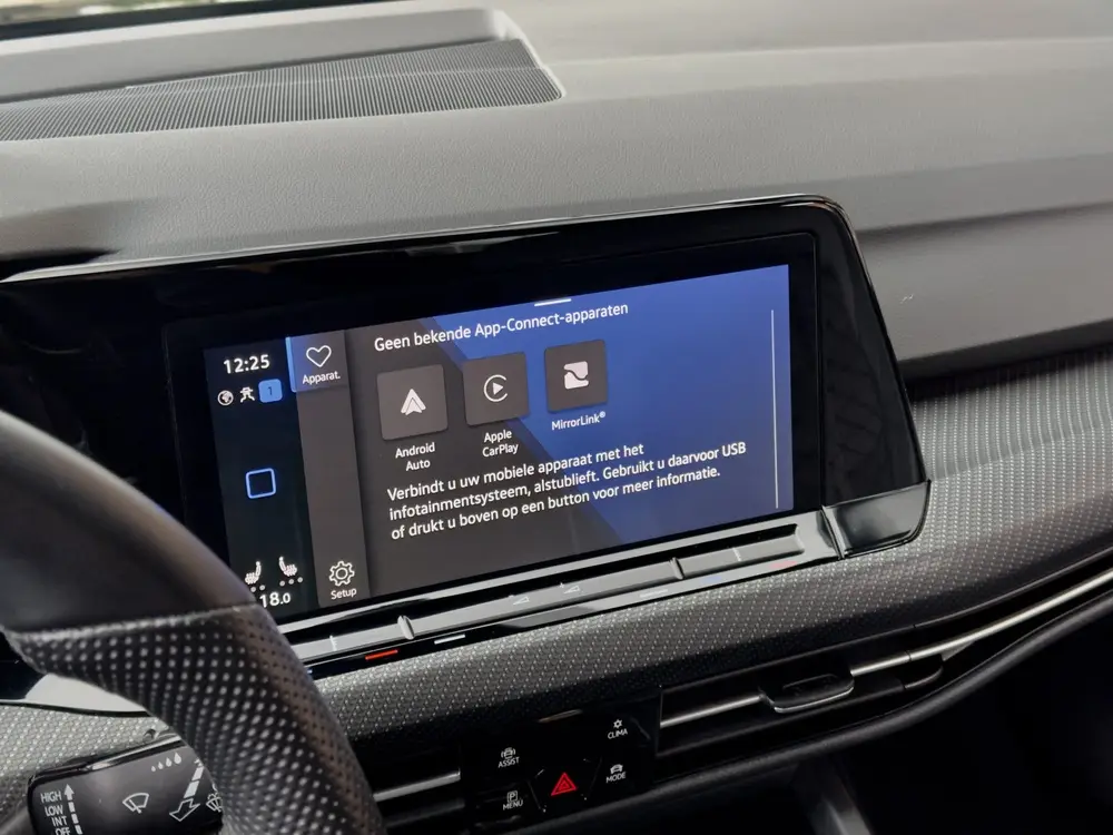 Volkswagen Golf 1.5 eTSI AUT7 R-LINE+ SPORT-INT NAVI CAMERA uit 2022, foto 12