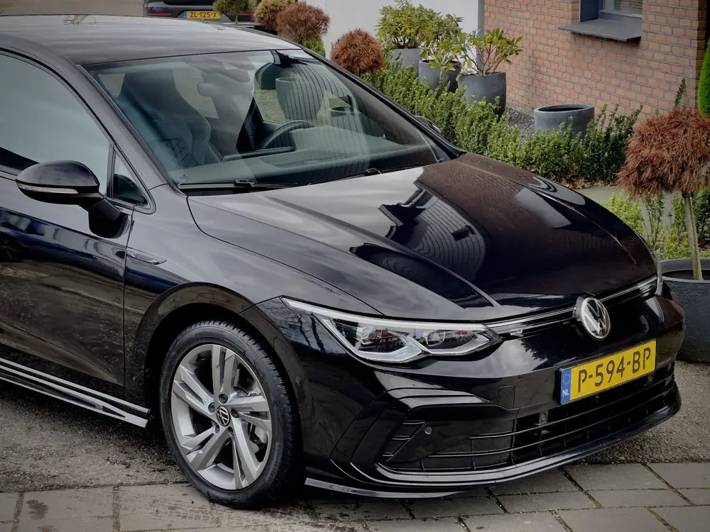 Volkswagen Golf 1.5 eTSI AUT7 R-LINE+ SPORT-INT NAVI CAMERA uit 2022, foto 13