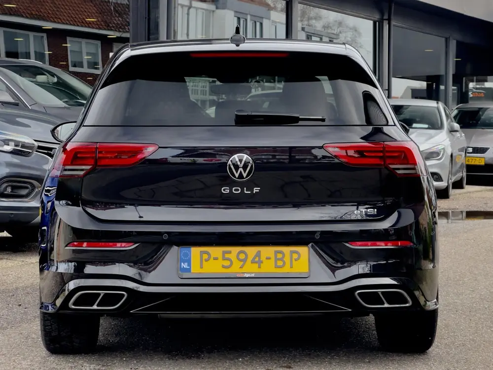 Volkswagen Golf 1.5 eTSI AUT7 R-LINE+ SPORT-INT NAVI CAMERA uit 2022, foto 9