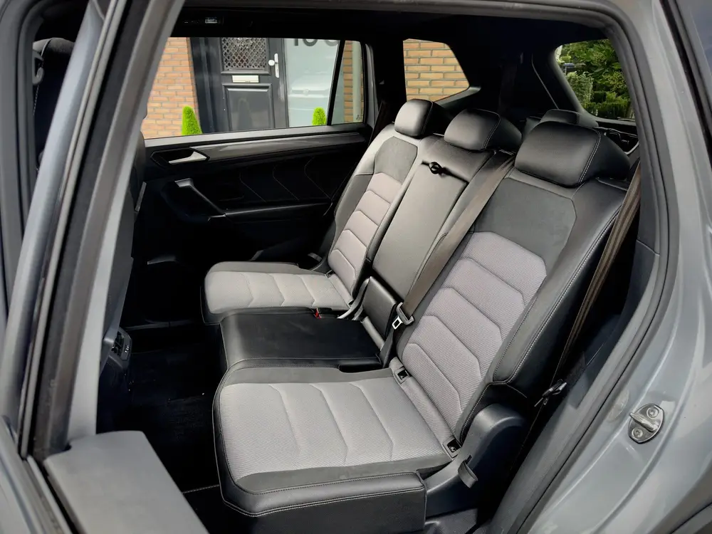 Volkswagen Tiguan Allspace 1.5 TSI AUT7 7PERS 3x R-LINE PANO uit 2020, foto 12