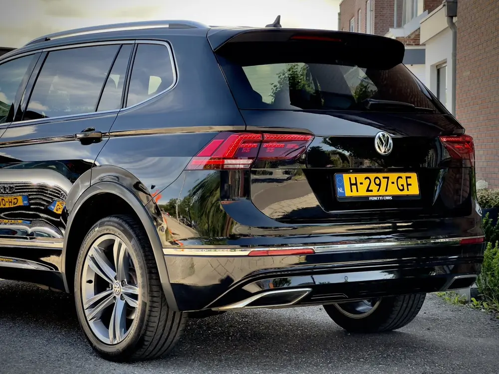 Volkswagen Tiguan Allspace 2.0 TSI AUT7 4MOTION HIGHLINE R-L uit 2020, foto 16