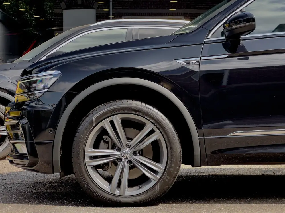 Volkswagen Tiguan Allspace 2.0 TSI AUT7 4MOTION HIGHLINE R-L uit 2020, foto 17