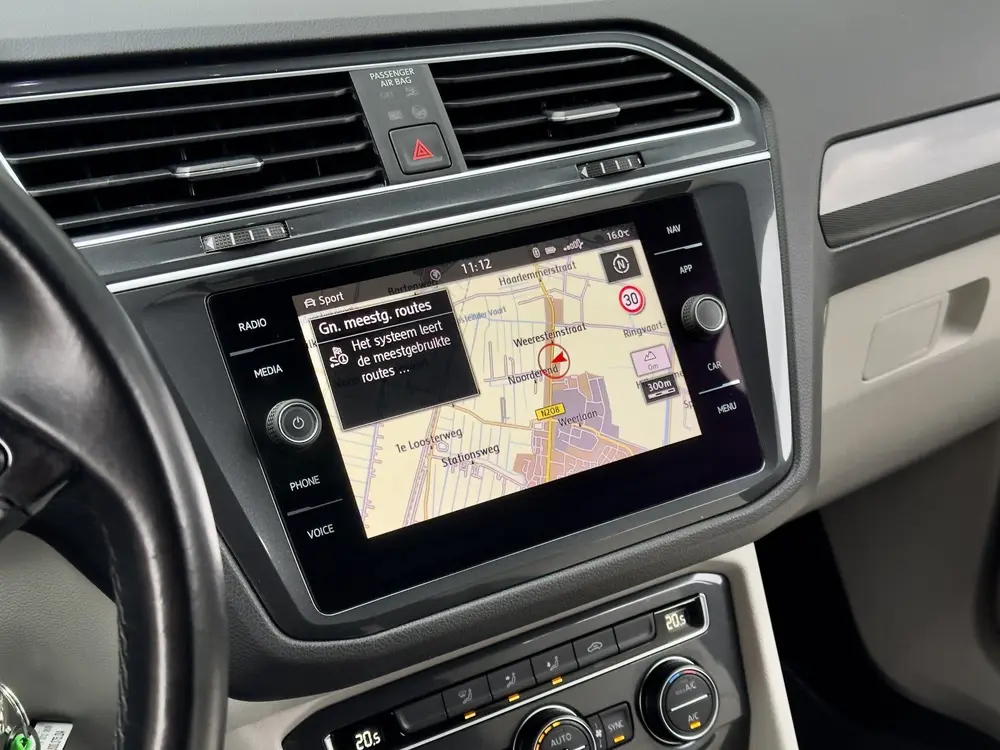 Volkswagen Tiguan 1.5 TSI AUT7 2X R-LINE DESIGNO-INT NAVI DI uit 2020, foto 10