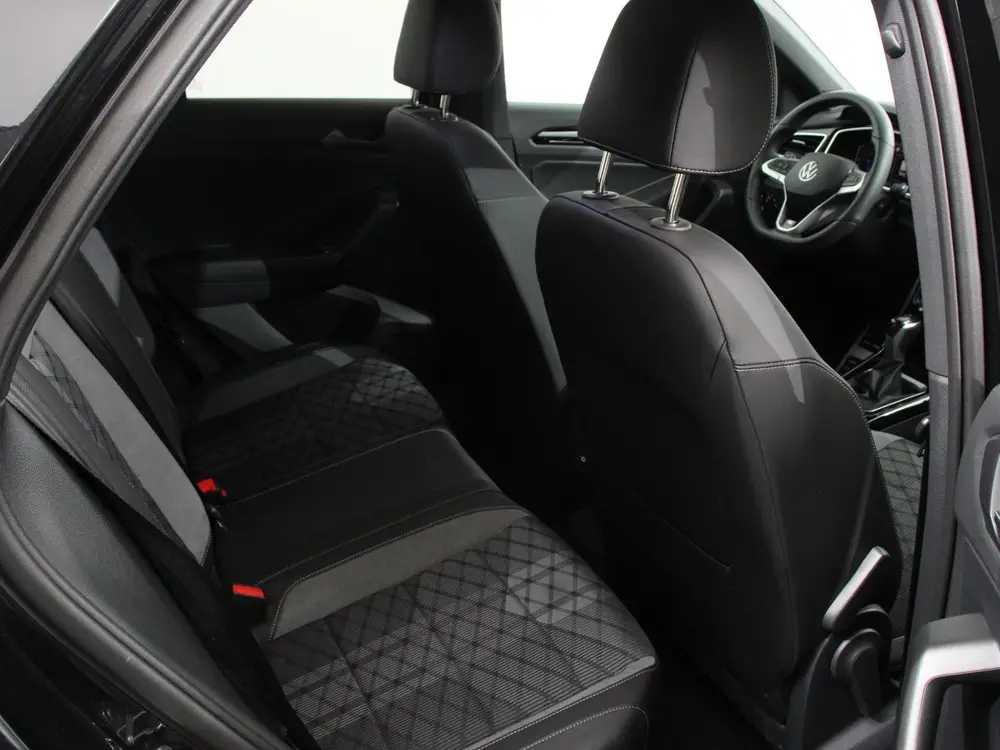 Volkswagen T-Roc 1.5 eTsi R-Line Edition Automaat Navigatie uit 2025, foto 13