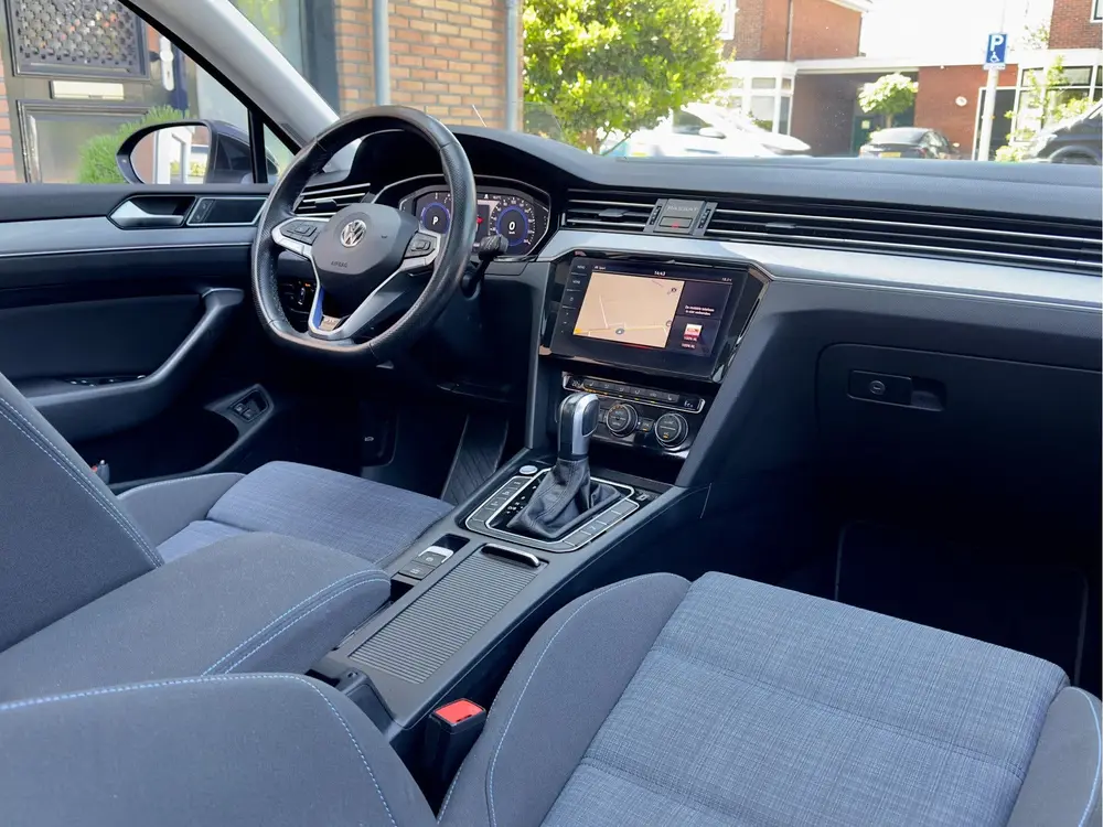 Volkswagen Passat Variant 1.4 TSI AUT7 PHEV GTE BUSINESS. PA uit 2020, foto 2