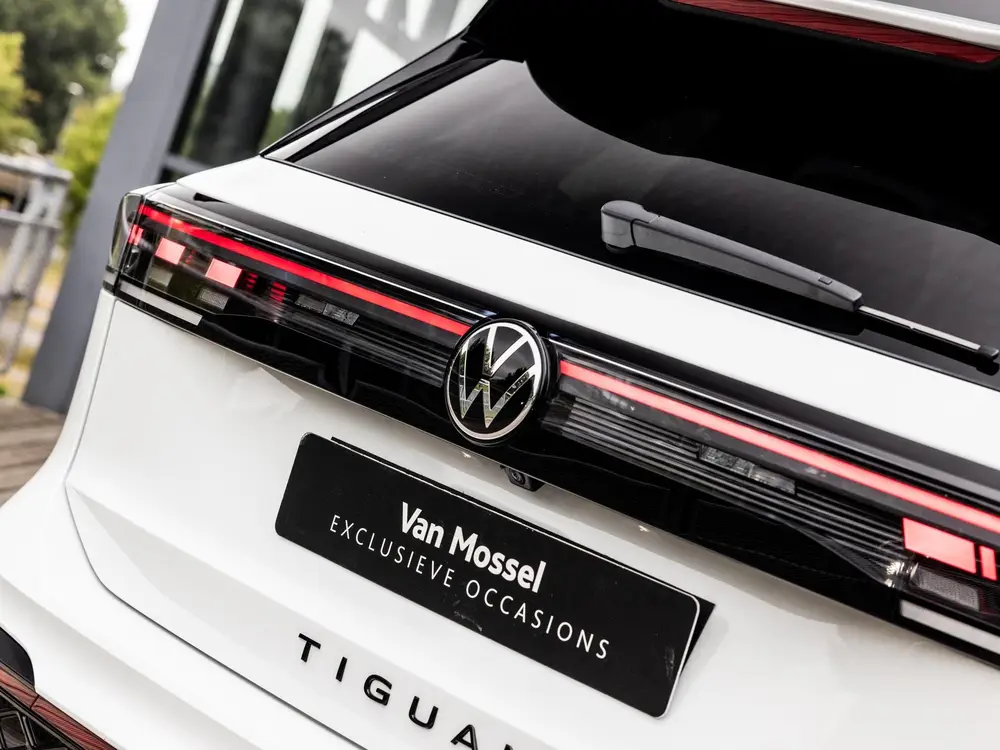 Volkswagen Tiguan 1.5 eHybrid R-Line Edition | PANORAMA/SCHU uit 2025, foto 18