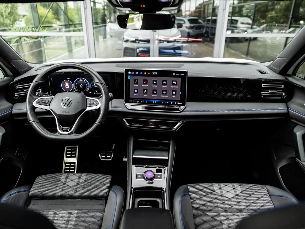 Volkswagen Tiguan 1.5 eHybrid R-Line Edition | PANORAMA/SCHU uit 2025, foto 7