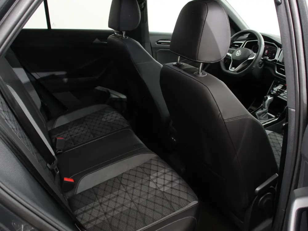 Volkswagen T-Roc 1.5 eTsi R-Line Edition Automaat Navigatie uit 2025, foto 14
