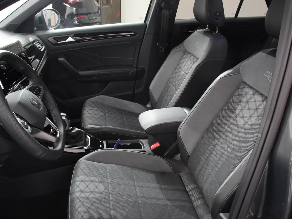 Volkswagen T-Roc 1.5 eTsi R-Line Edition Automaat Navigatie uit 2025, foto 16