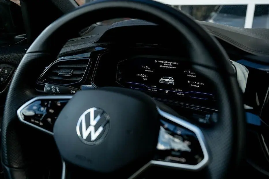 Volkswagen T-Roc 1.5 TSI R-Line | Panorama | IQ Drive ACC | uit 2023, foto 7