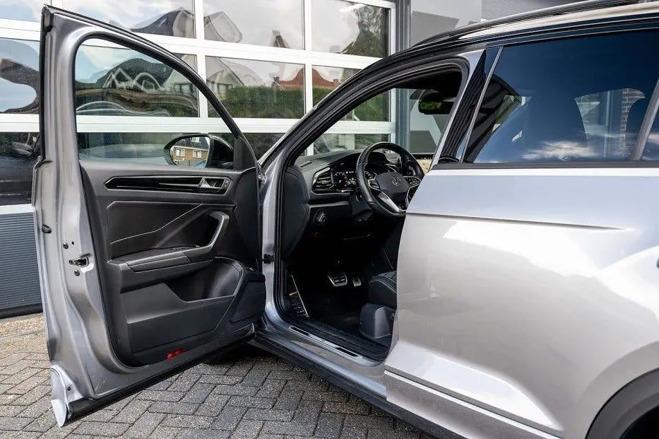 Volkswagen T-Roc 1.5 TSI R-Line | Panorama | IQ Drive ACC | uit 2023, foto 9