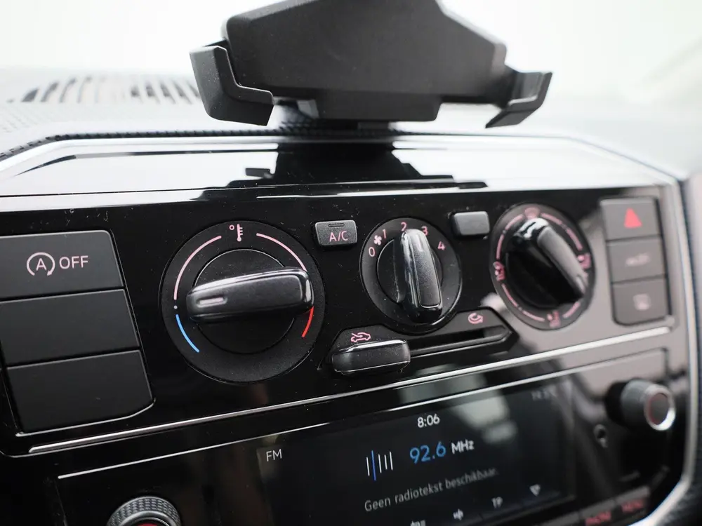 Volkswagen Up! 1.0 | Airco | DAB | LED | uit 2021, foto 19