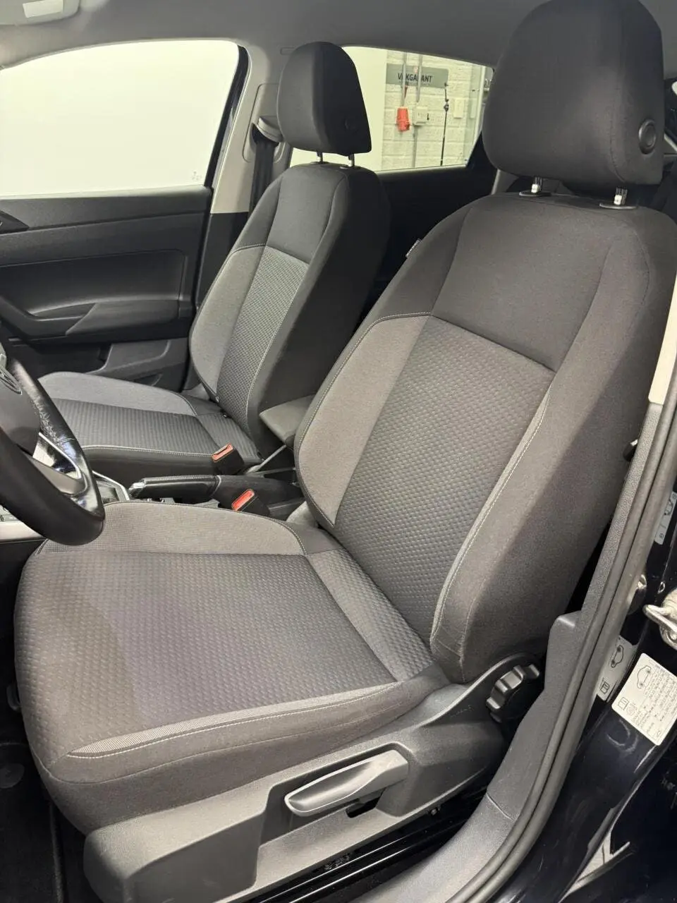 Volkswagen Taigo 1.0 TSi Life Automaat-Trekhaak-Airco-Adapt. uit 2023, foto 14