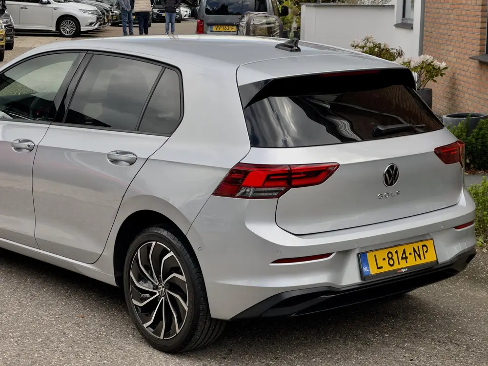 Volkswagen Golf 1.0 TSI LIFE NAVI DIGI-DASH APPLE-CARPLAY LE uit 2021, foto 16