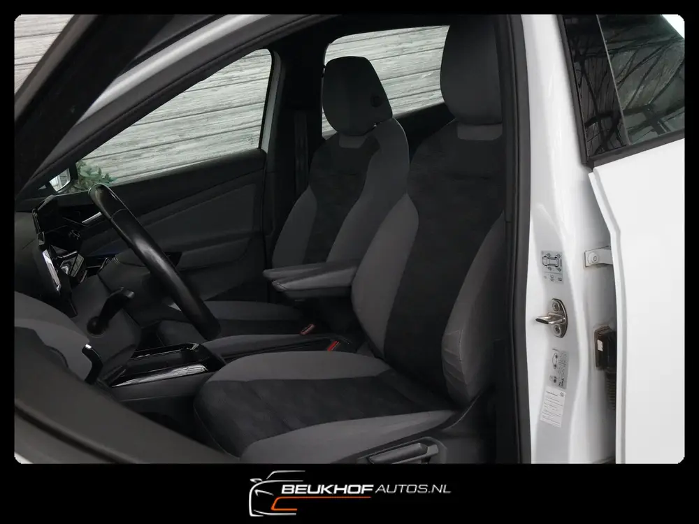Volkswagen ID.4 77 kWh Trekhaak Adaptive Cruise Navi Soh 94% uit 2023, foto 3