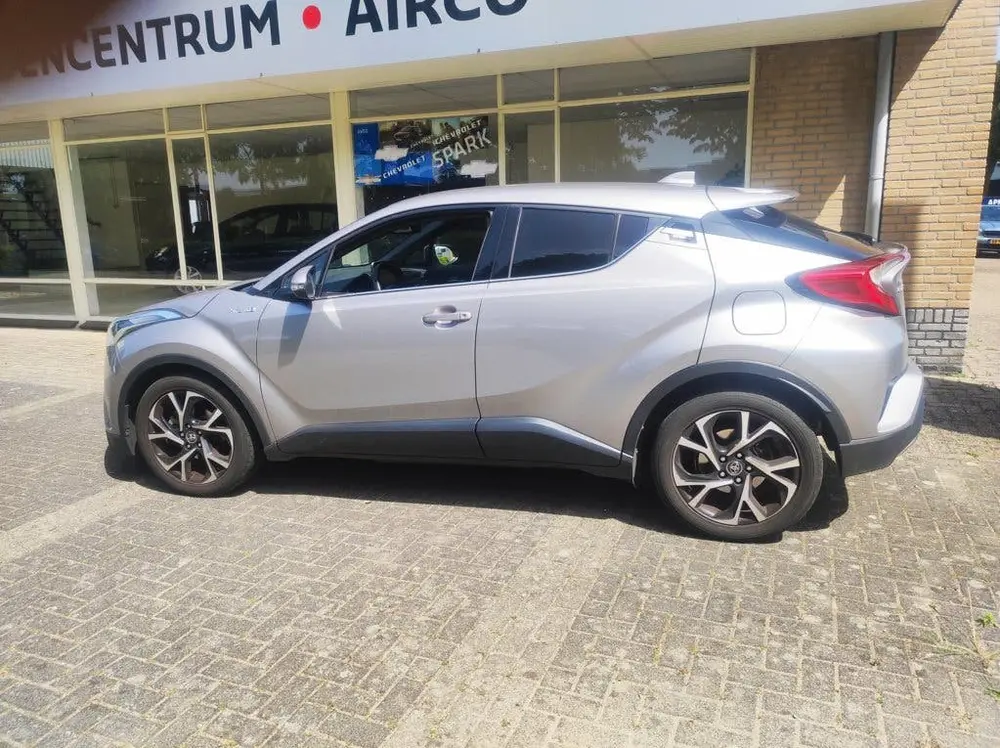 Toyota C-Hr 1.8 Hybrid Dynamic autom. 5 drs. uit 2019, foto 3