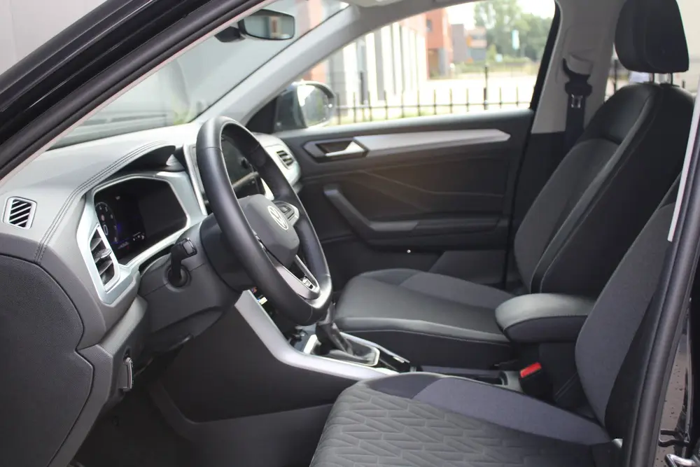 Volkswagen T-Roc 1.5 TSI Life Edition 150pk - ACC - LED - Na uit 2025, foto 5