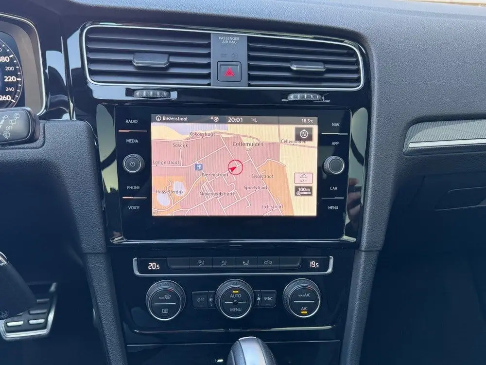 Volkswagen GOLF 1.5 TSI DSG R-Line Dynaudio Panoramadak Virt uit 2020, foto 19
