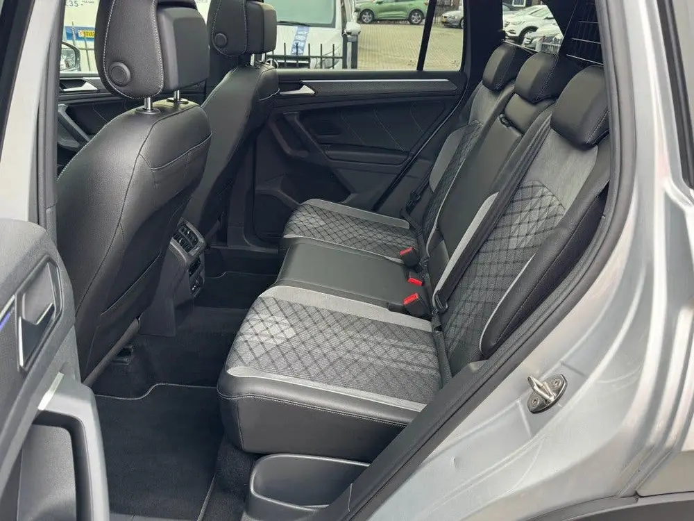 Volkswagen TIGUAN 1.4TSI eHybride 245pk R-Line business Blac uit 2022, foto 12