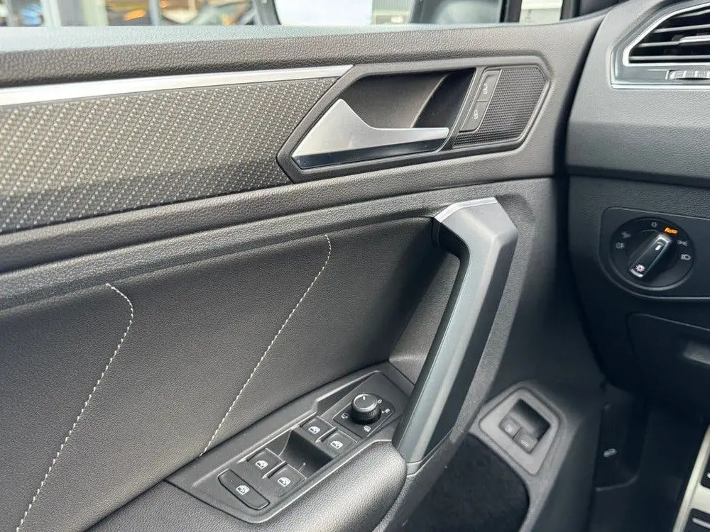Volkswagen TIGUAN 1.4TSI eHybride 245pk R-Line business Blac uit 2022, foto 17