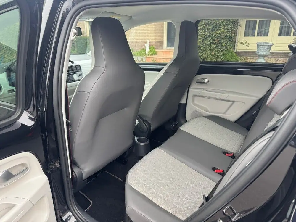Volkswagen UP 1.0 BEATS 5-drs DAB Radio Lane Assist uit 2020, foto 11