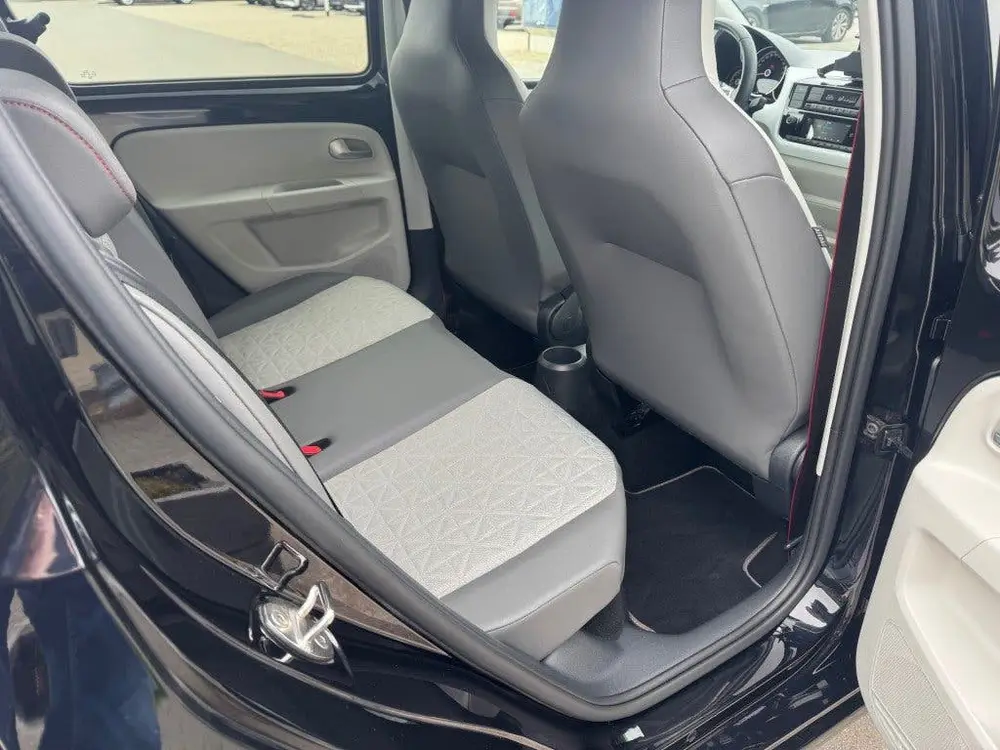 Volkswagen UP 1.0 BEATS 5-drs DAB Radio Lane Assist uit 2020, foto 12