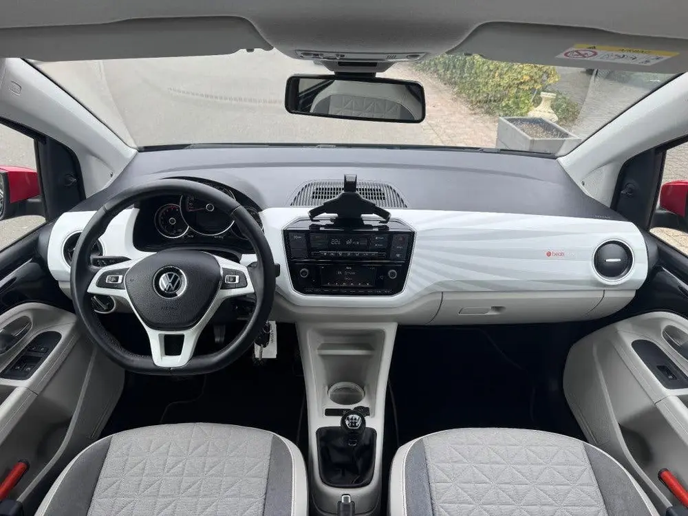 Volkswagen UP 1.0 BEATS 5-drs DAB Radio Lane Assist uit 2020, foto 6