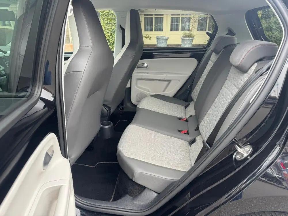 Volkswagen UP 1.0 BEATS 5-drs DAB Radio Lane Assist uit 2020, foto 8