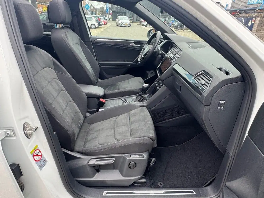 Volkswagen TIGUAN ALLSPACE 1.5 TSI R-line DSG 7-Persoons Pan uit 2020, foto 19